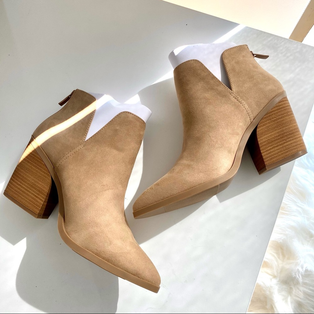 Torrid Faux Suede V-Cut Ankle Boots Shoes 10 Wide